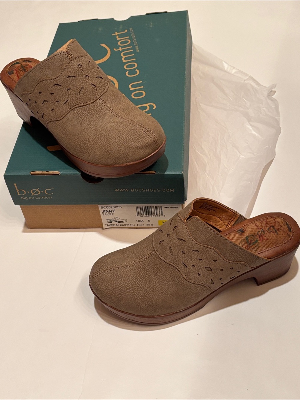 NWT b.o.c. Taupe Slip-On Clog with Decorative Cutouts Jinny 6